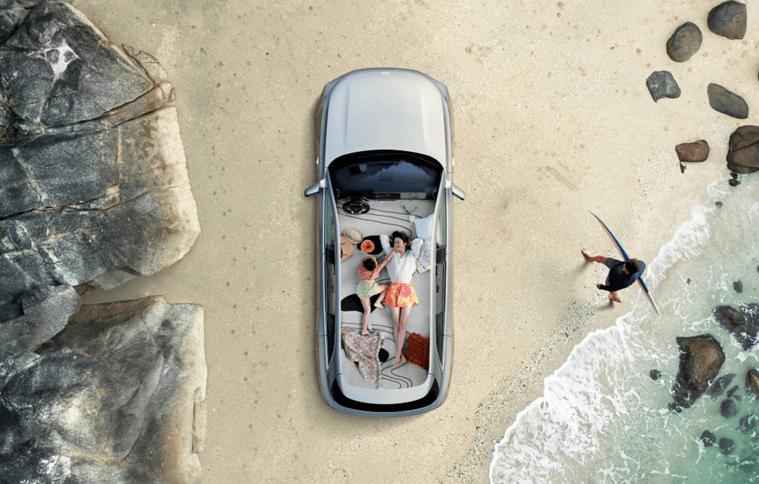 理想汽车这套海报设计的真牛!全是细节!