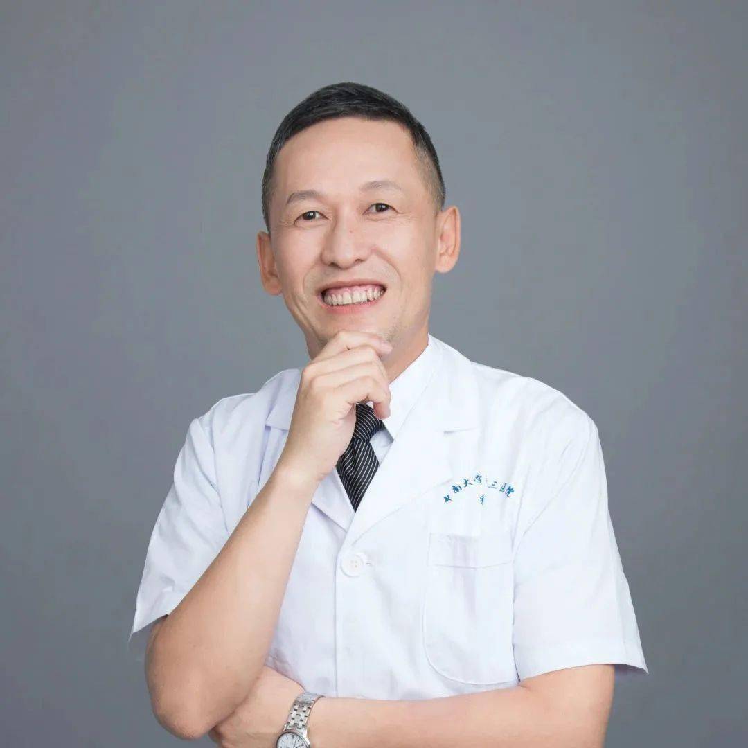 博士 彭东毅泌尿外科护士 刘丹泌尿外科护士 熊毅琳泌尿外科护士 隆金