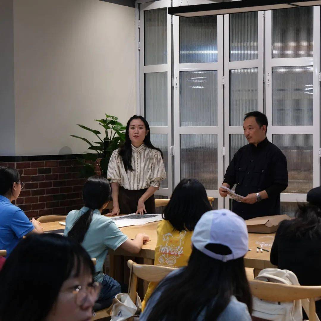 活动伊始,王玥老师回顾了往期慧心岛活动的举办经历,并为我们介绍了