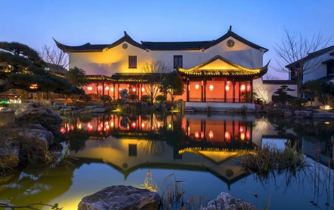 这样的斜塘老街重现了昔日繁华景象已然成为了聚集人气,商气的新亮点