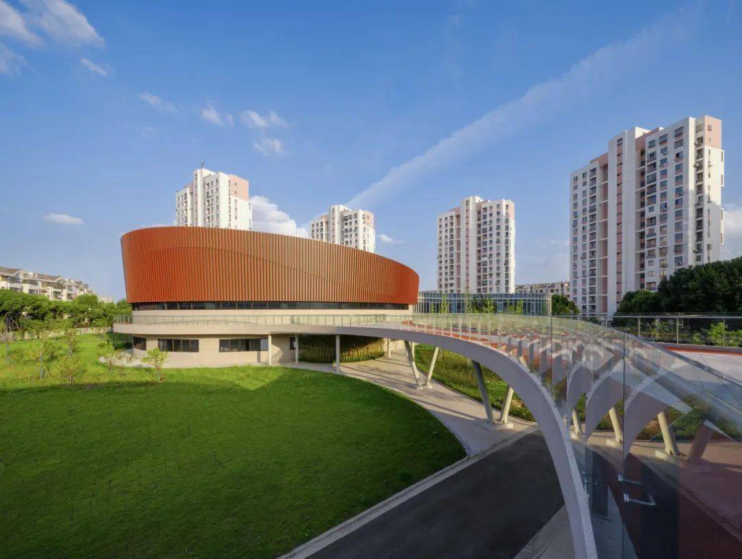 上海三林懿德社区文体中心:镶嵌在社区当中的一站式"体育 "公园_项目
