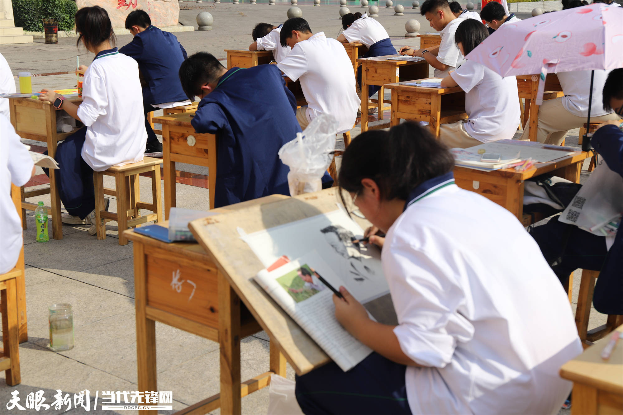 岑巩一中举行千人书画赛_比赛_活动_第一中学