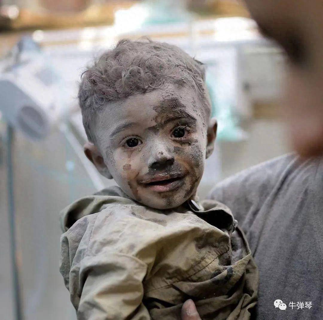 10月31日,以军轰炸了加沙最大的难民营——贾巴利亚难民营.