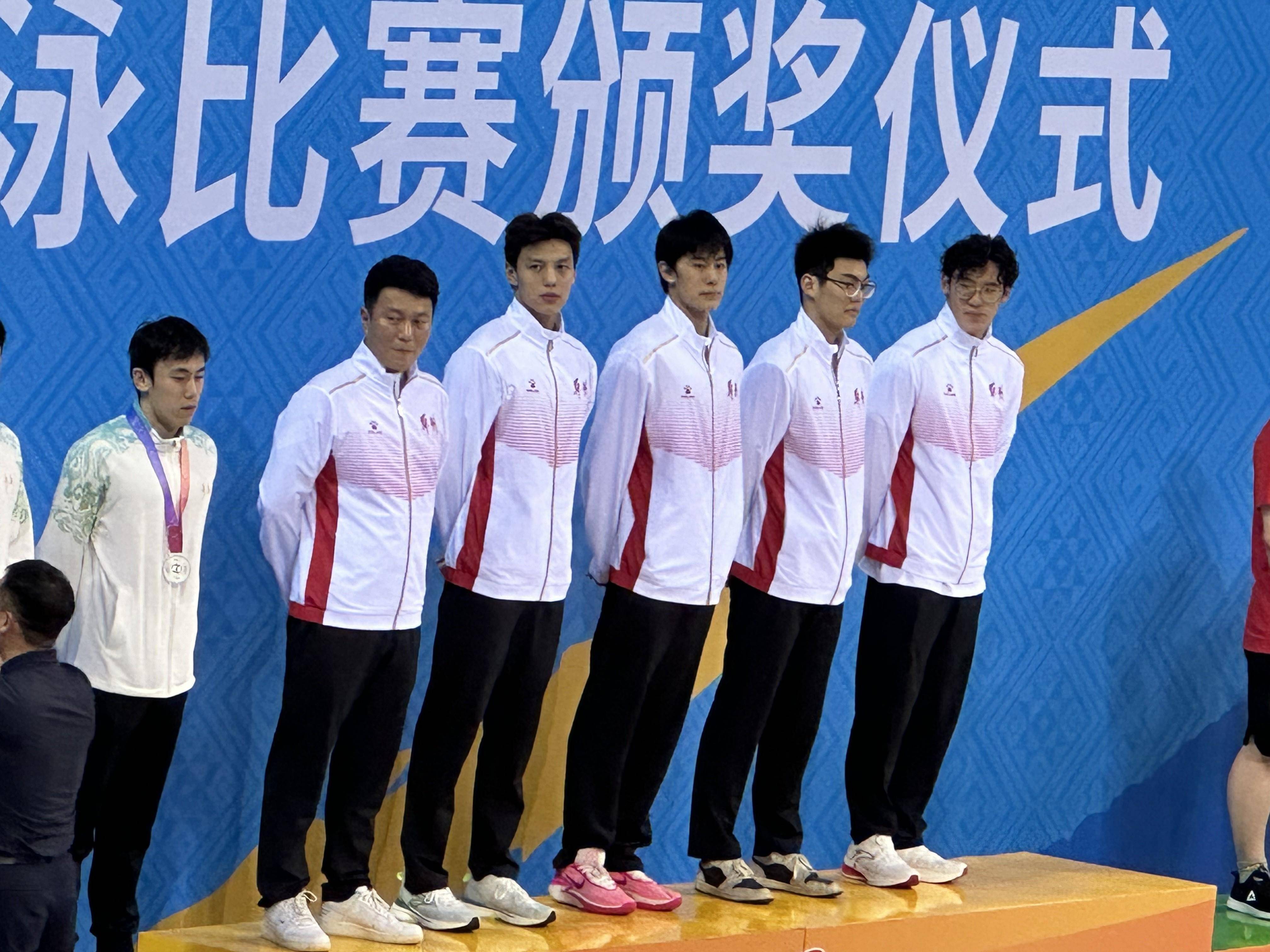 学青会| 郑州泳将一日双金_比赛_王浩宇_自由泳