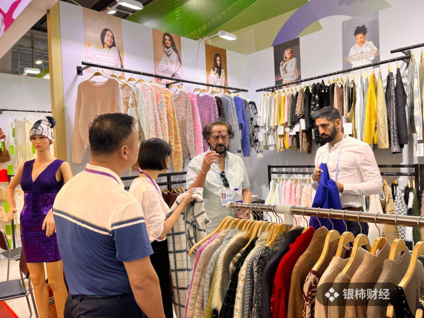 直击广交会|客流回暖,纺织服装外贸人迎来"灵魂"砍价_展区_款式_价格