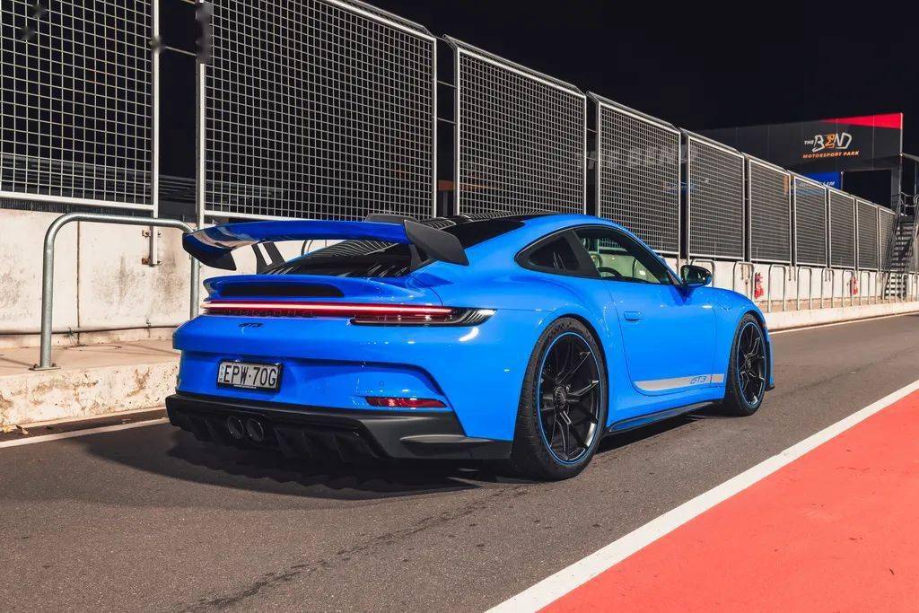 敢和迷你切一拼吗,solido 1/43 992 gt3模型试玩_搜狐汽车_搜狐网