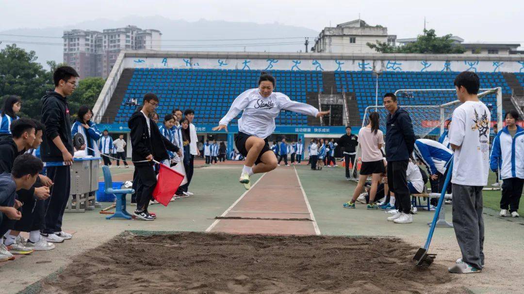 奋斗有young 强国有我——天全中学举行第54届运动会