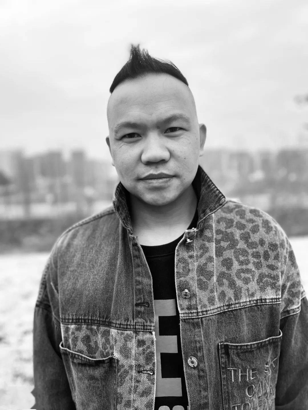 [诗人简介]王单单,原名王丹,1982年生,云南镇雄人.