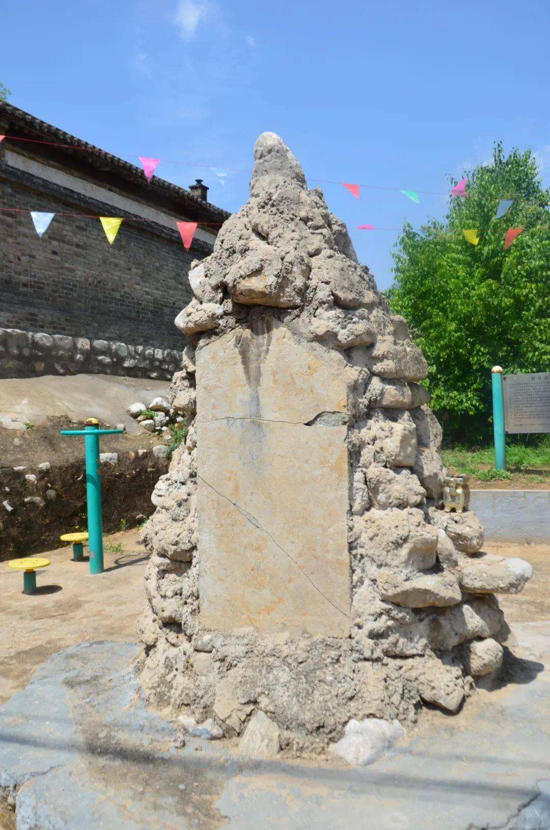 今年初夏时因为去楼烦寺抄碑突发奇想拐个弯就奔向郜村方向