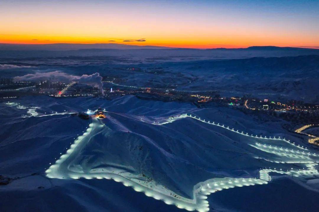 来源_阿勒泰旅游局_滑雪