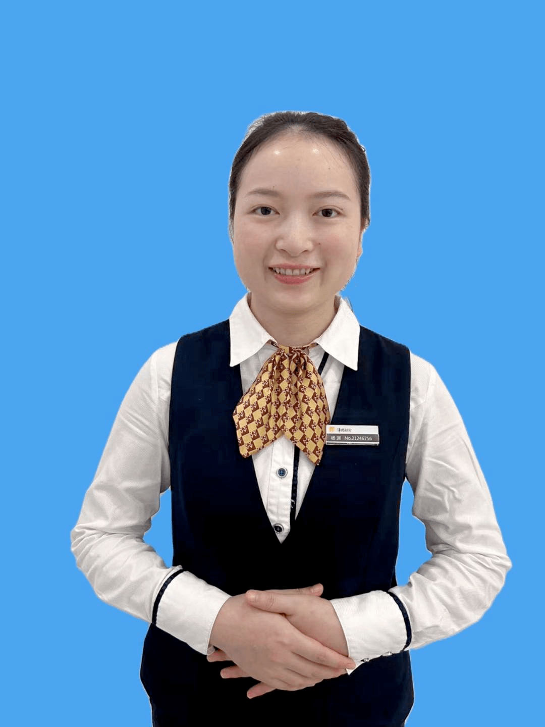 白藤湖支行服务格言:微笑缩短距离,服务延伸真情第六名:孙家琪岗位