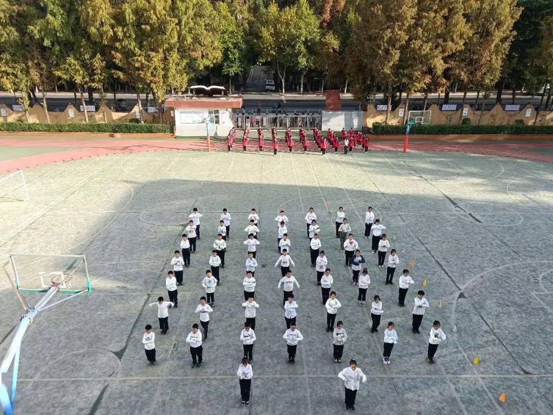 宝桥小学举行广播体操比赛_动作_班级_风采