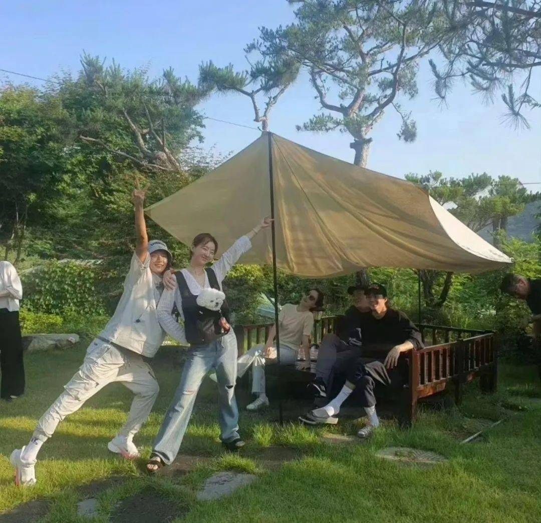 不少网友猜测这个桃花是李准基89但并等到没有二人的官宣～尽管在