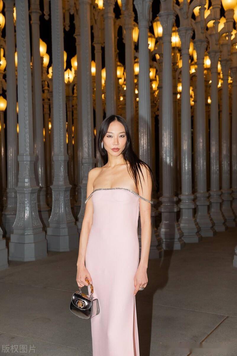 韩国超模朴秀珠无袖长裙时尚优雅_时间_美国_盛典