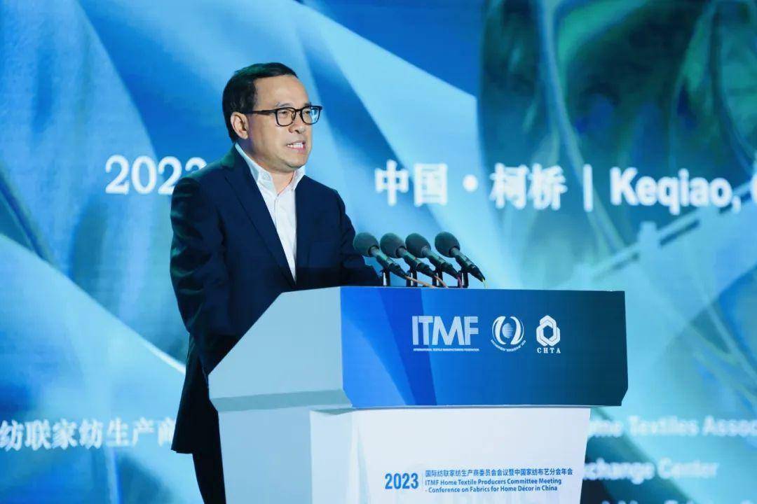 众望布艺股份有限公司董事长杨林山以"工厂数字化是未来布艺企业必由