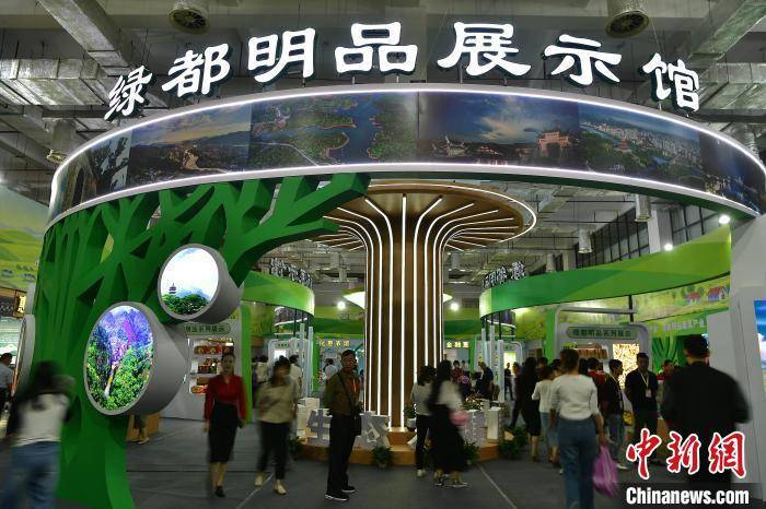 探馆两岸林博会:展现林改新成效和两岸融合新成就_张斌_林业_产品