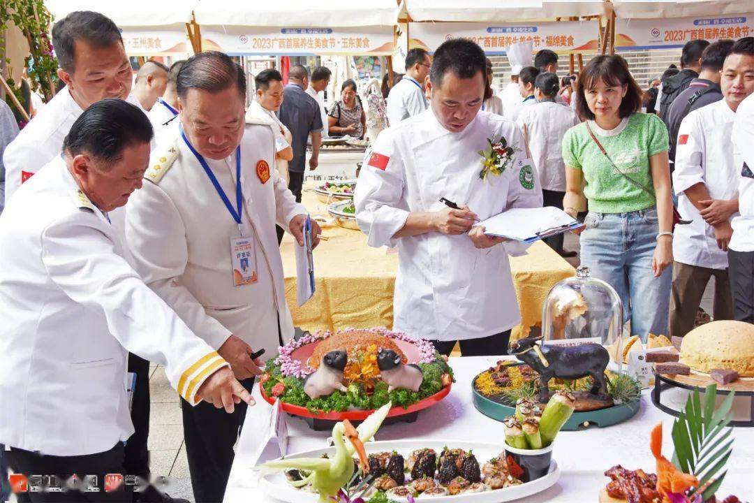地风味养生美食新菜品11月3日上午,玉林万达广场大容山泉水养生鱼