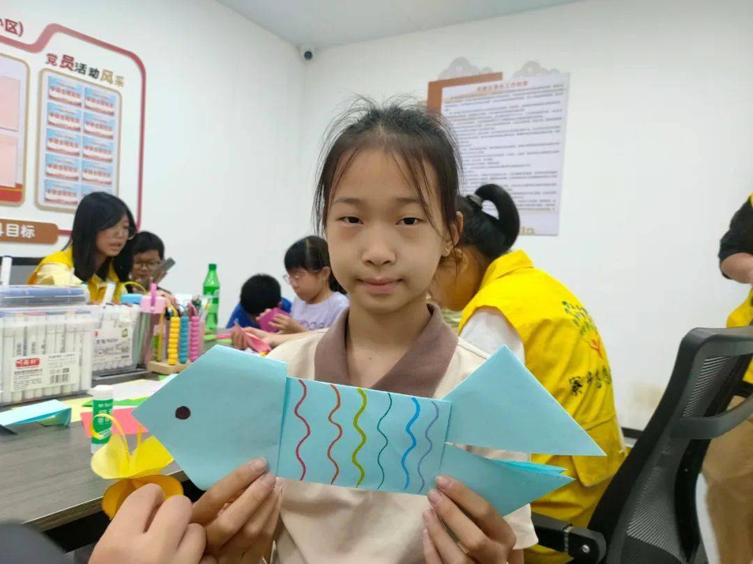 "星趣韵味,童心童趣"——星城志愿服务队开展动植物趣味折纸志愿服务