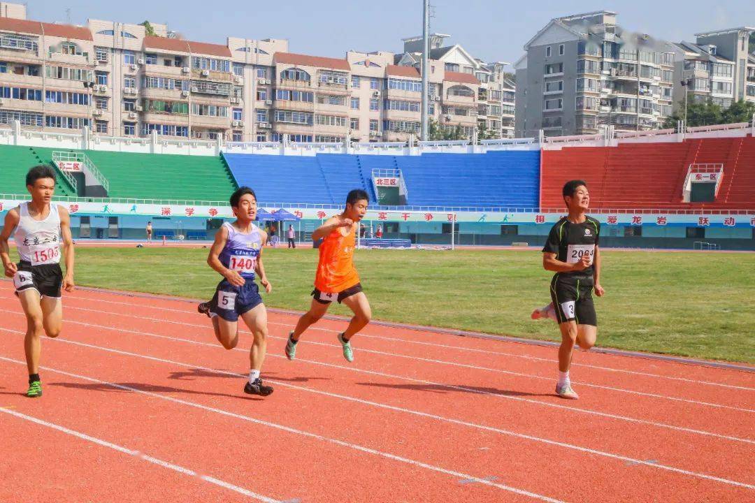 最终,龙岩二中获团体总分高中组第一名;龙岩二中初中部获团体总分初中