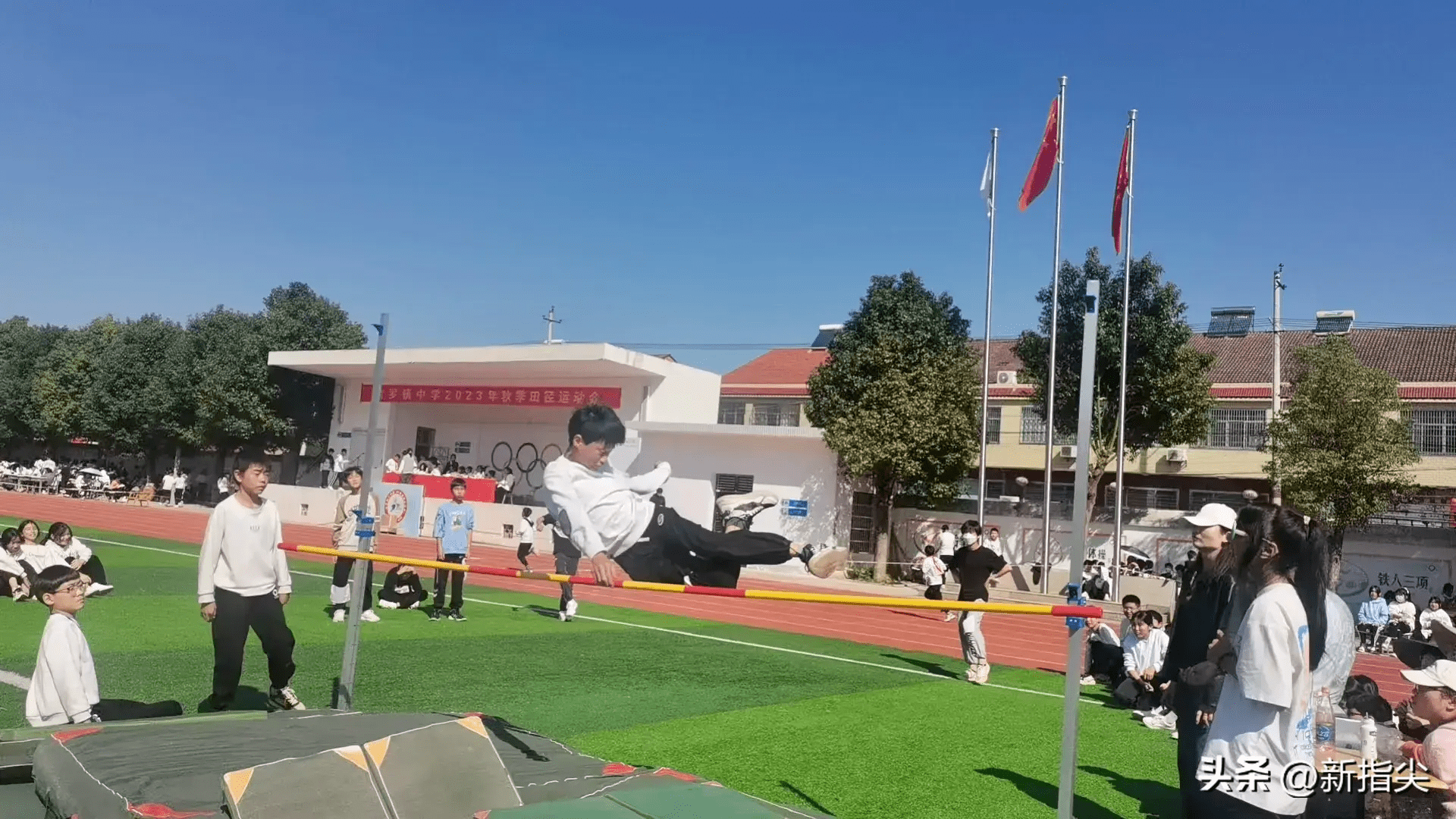 青春无畏 运动不止——澧县金罗镇中学举行第38届田径运动会