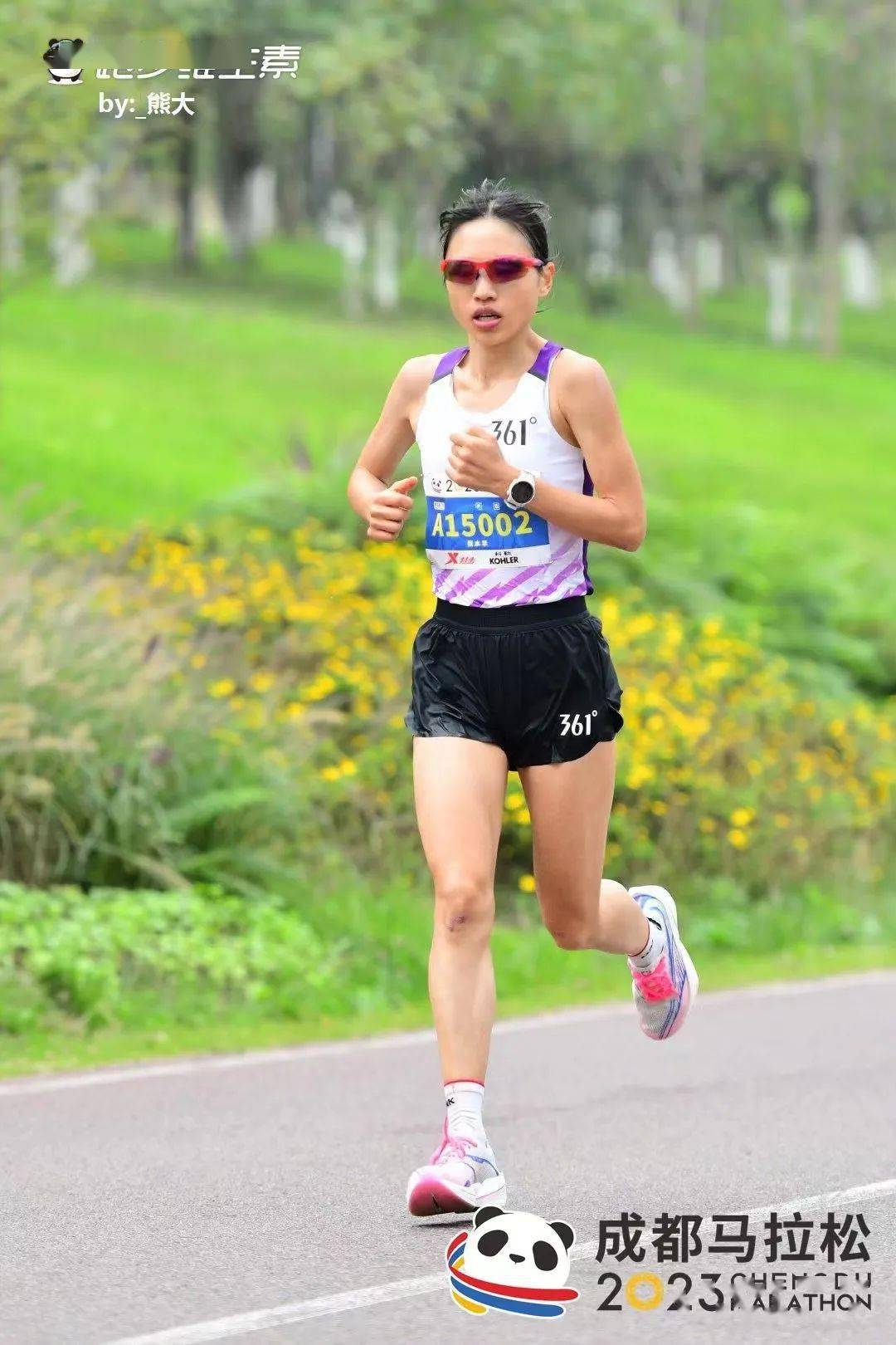 10月29日,她再次在成都马拉松,斩获国内女子冠军!