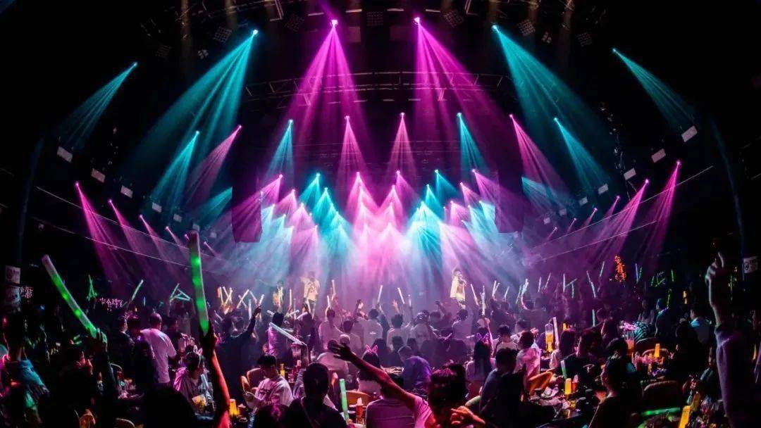 livehouse的面积大概在800-1600㎡,考虑地段人流等各