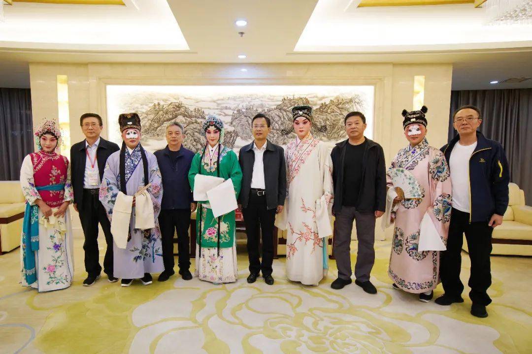 送戏下基层 北京京剧院走进安徽淮南_演出_迟小秋_观众