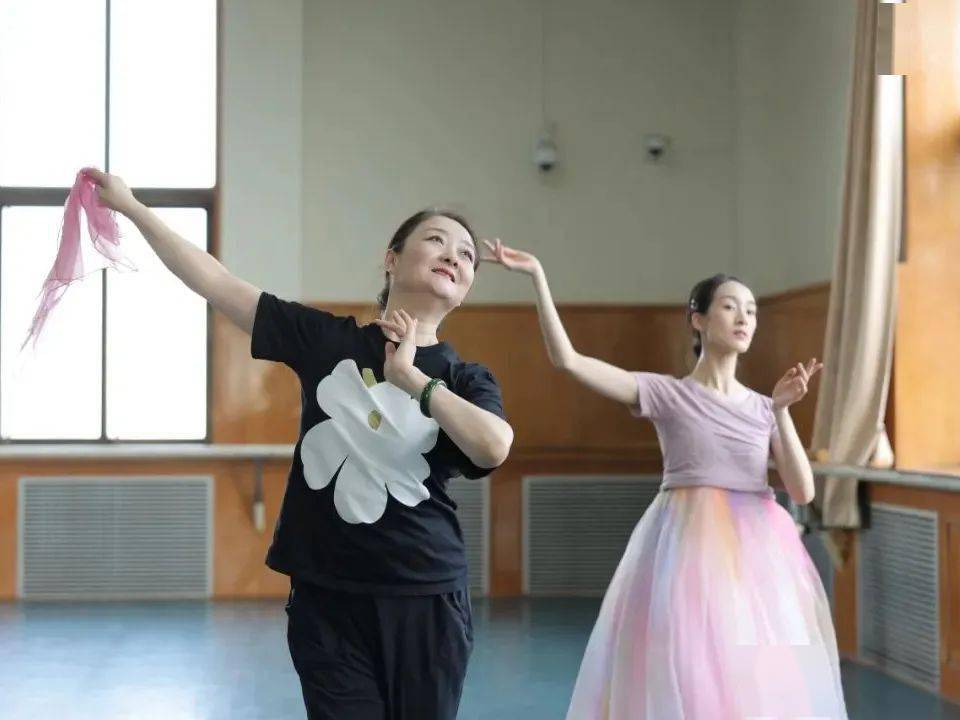 谭晴予_世界_田晶