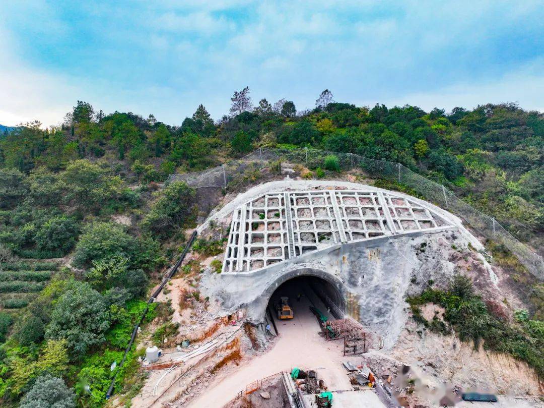 贯通×3,这条铁路建设进展顺利_丽水_隧道_施工