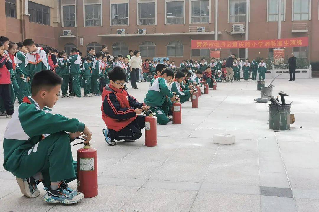 【全环境立德树人】牡丹区学校消防安全日活动丰富多彩