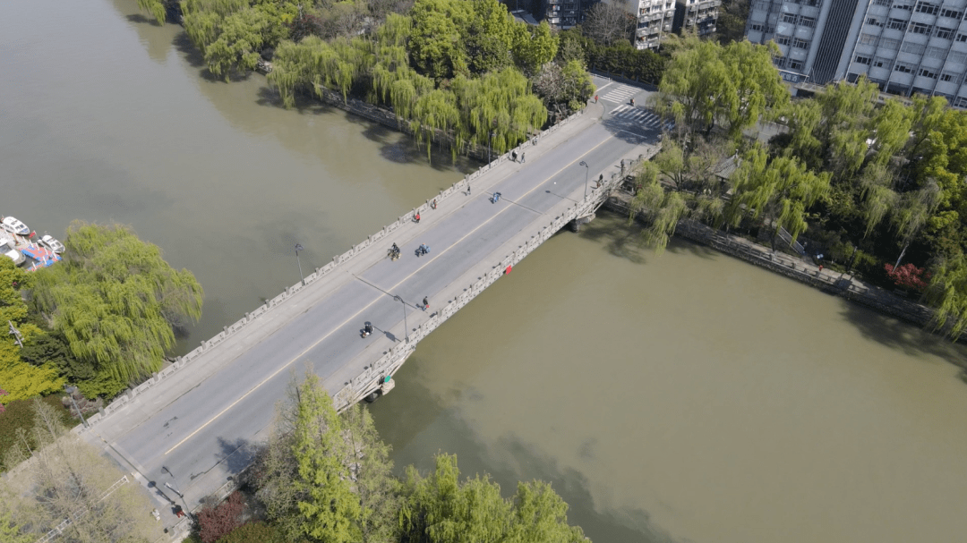 这座被诗人们记挂的运河桥…_江涨桥_杭州_樱花