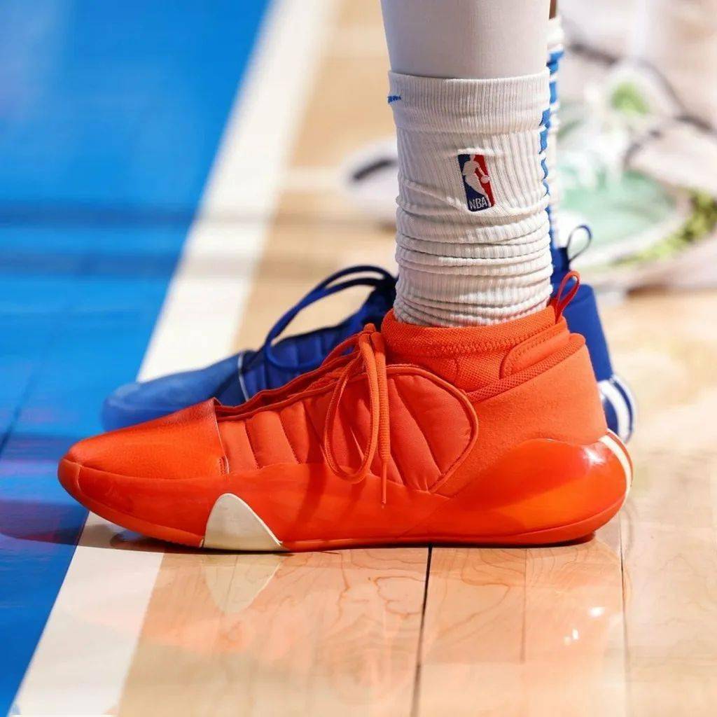 欧文上脚「狂潮 5 pro」新配色!_nike_kobe_flotro