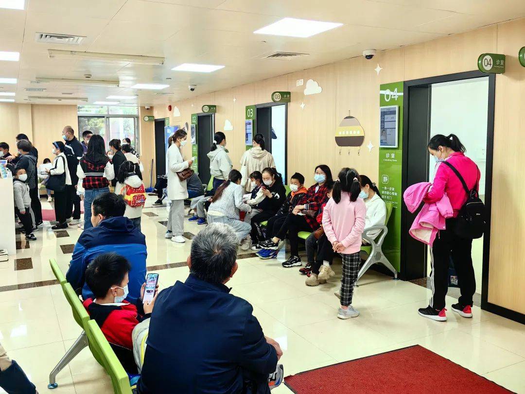 闵行儿科迎来门诊高峰!应对支原体感染,你需要知道这几点→_疾病_症状