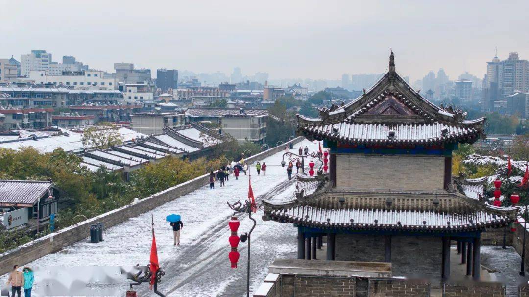 西安古城雪景图片