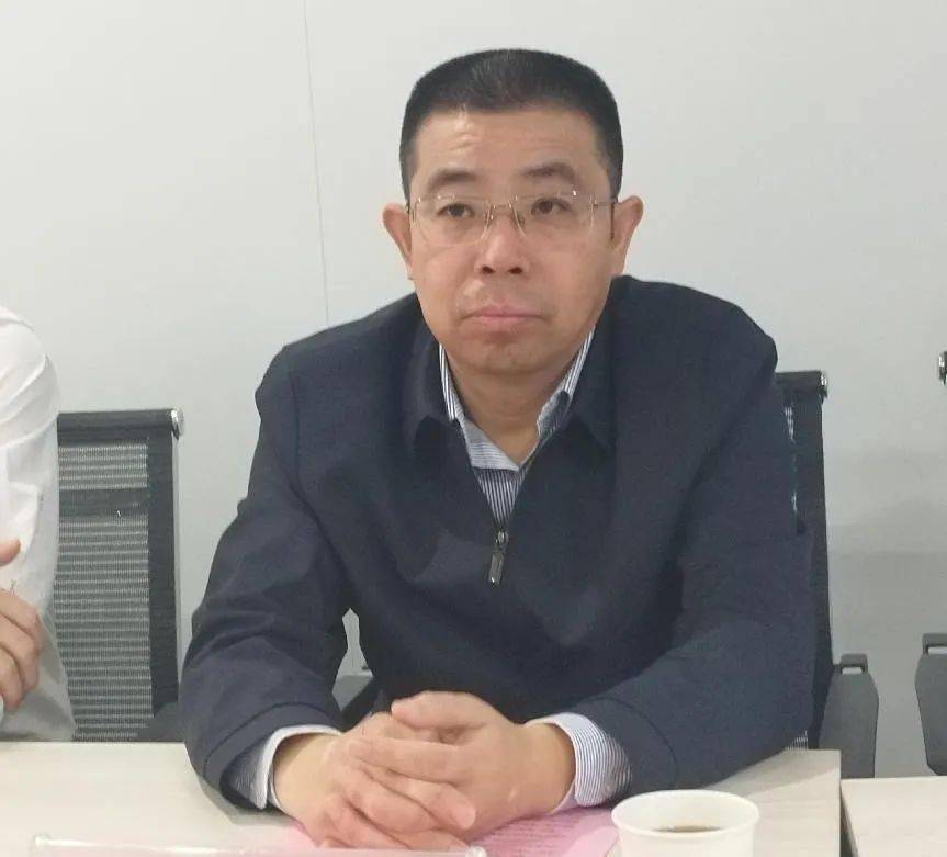 医院骨科主任沙宇,康复医学科主任刘强,医学运动科王元新主任出席会议