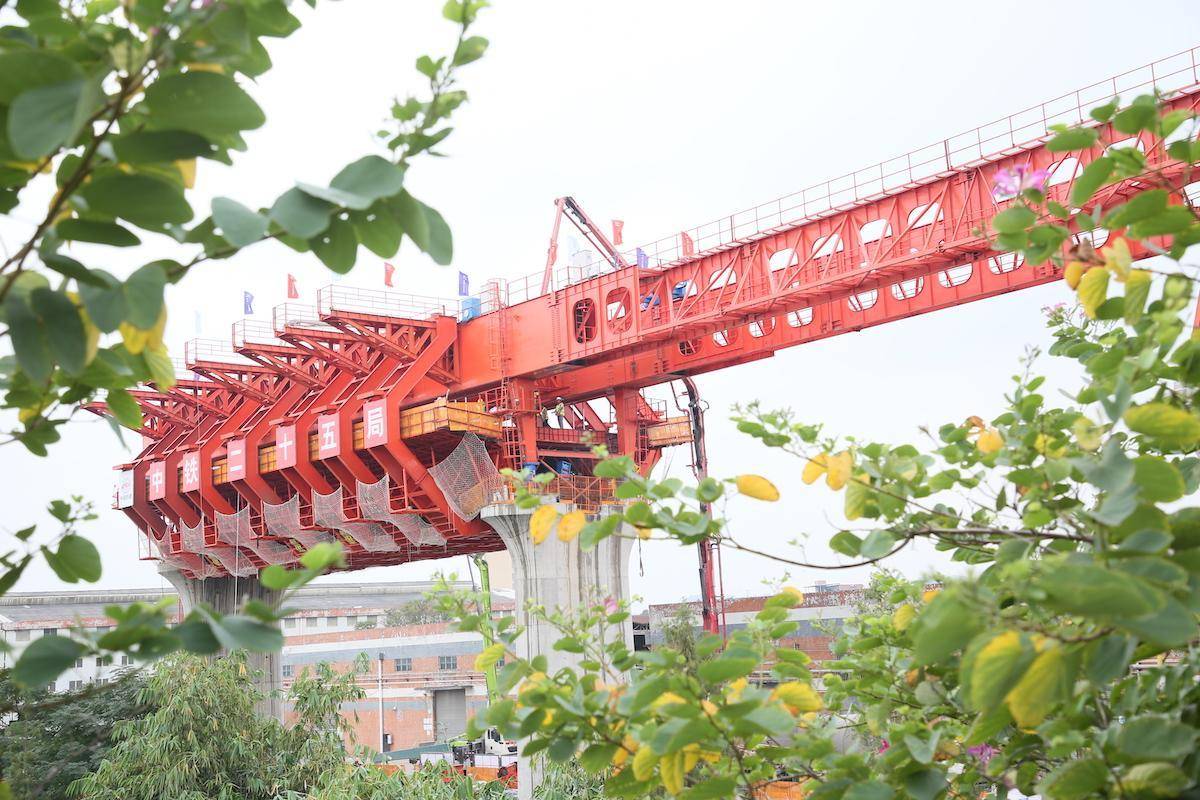 全线唯一!广湛高铁首孔全封闭式声屏障简支箱梁浇筑完成_施工_工程_项