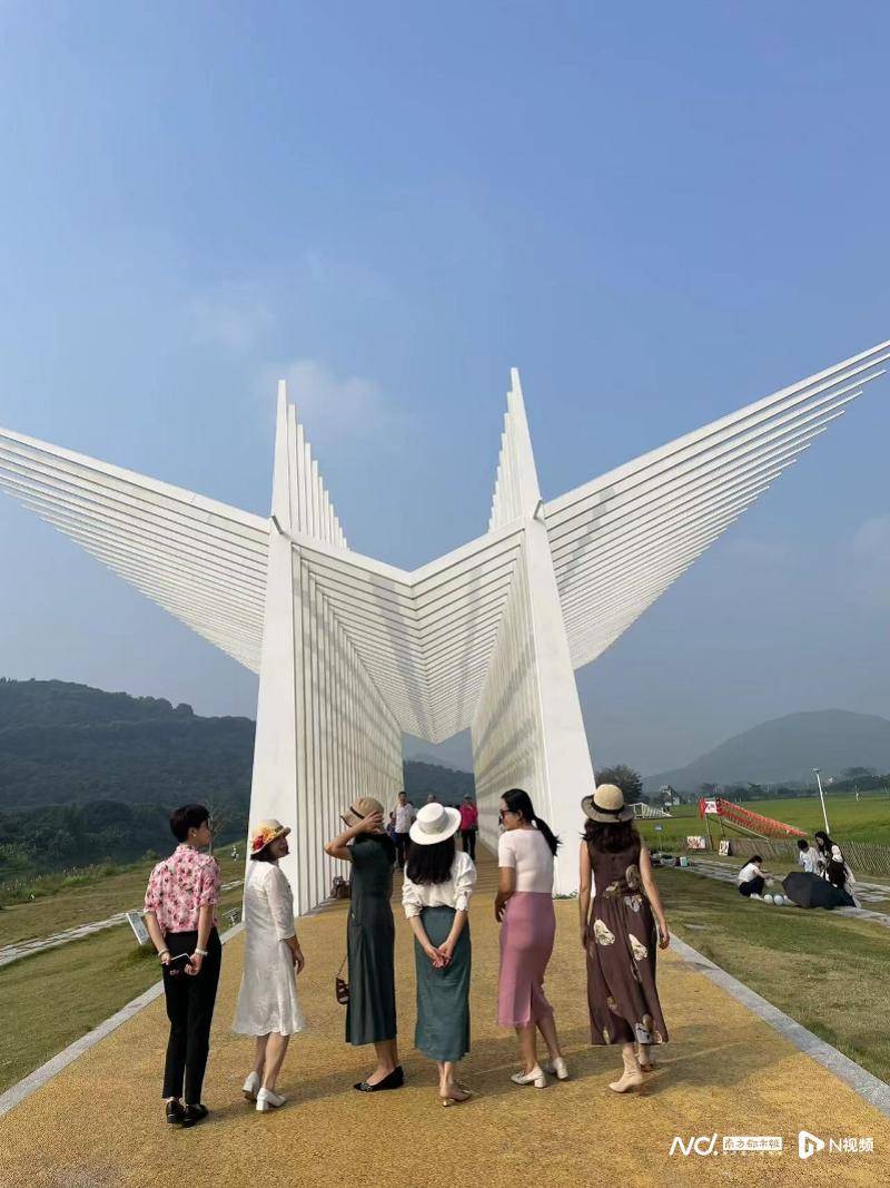 艾米稻香农业园位于从化街口的风云岭森林公园北侧山脚下,规划面积约3
