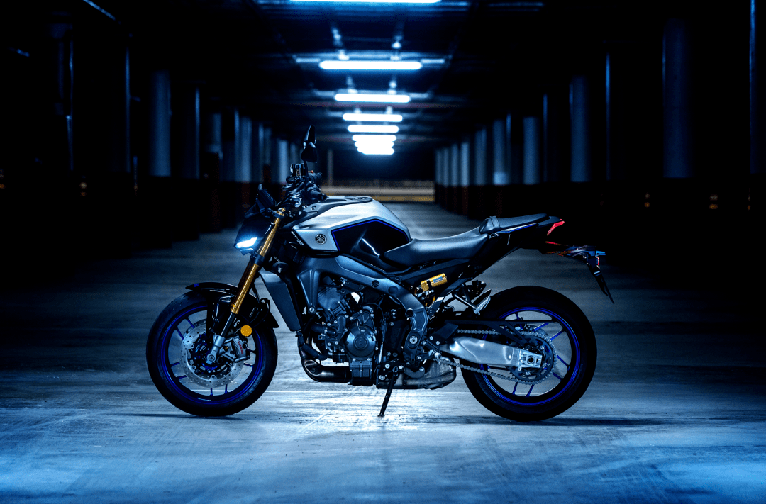 经过中期改进,yamaha 2024 运动街车 mt-09 sp_搜狐汽车_搜狐网