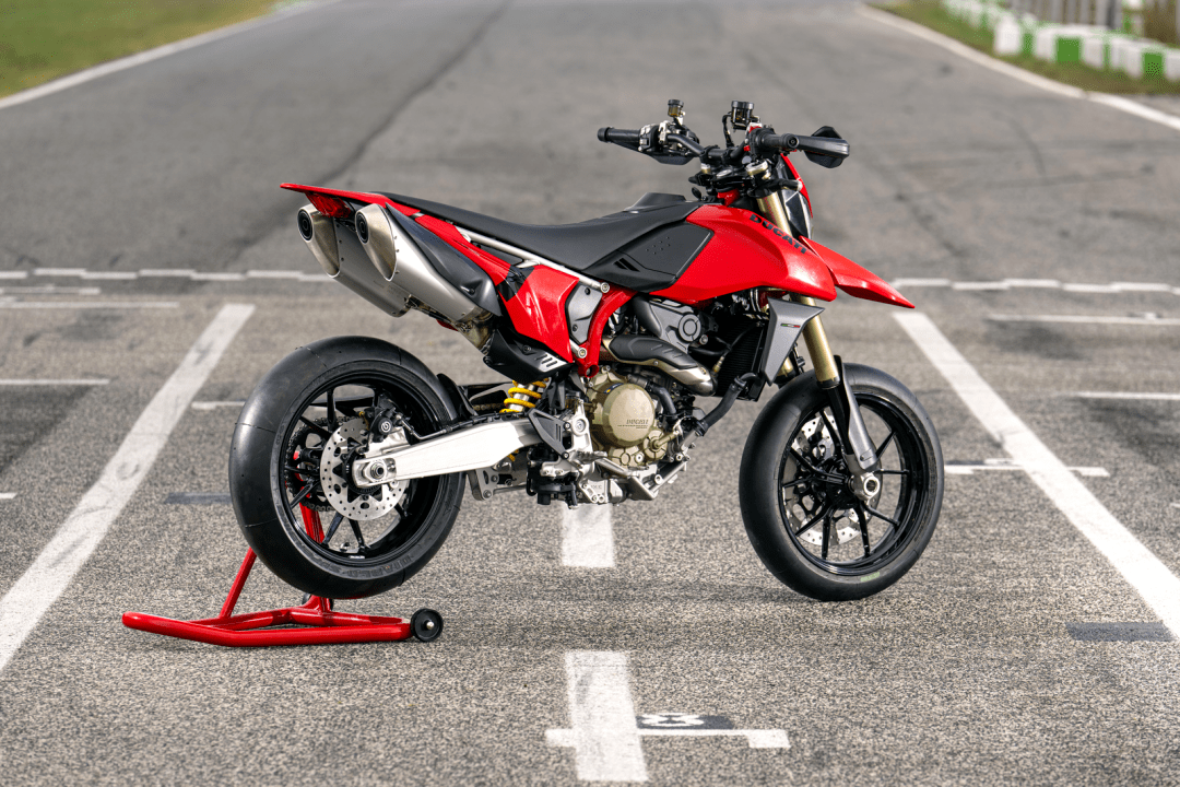 赛道特写:杜卡迪 hypermotard 698 mono_搜狐汽车_搜狐网