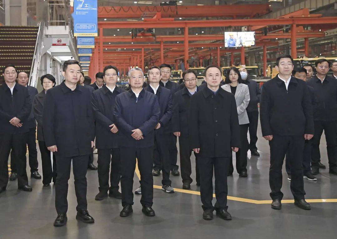 11月15日,河南省商丘市委书记李国胜,市委副书记,市长摆向阳率党政