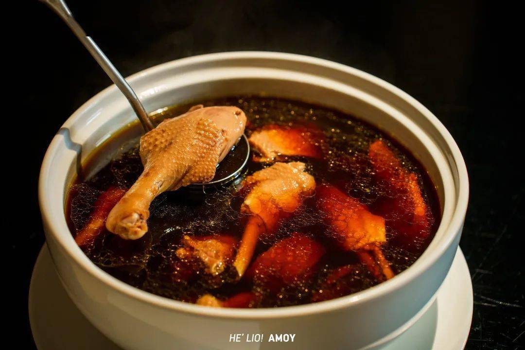 这份「四物番鸭汤」,可是咱们闽南人的滋补秘方,一口就从喉头暖到