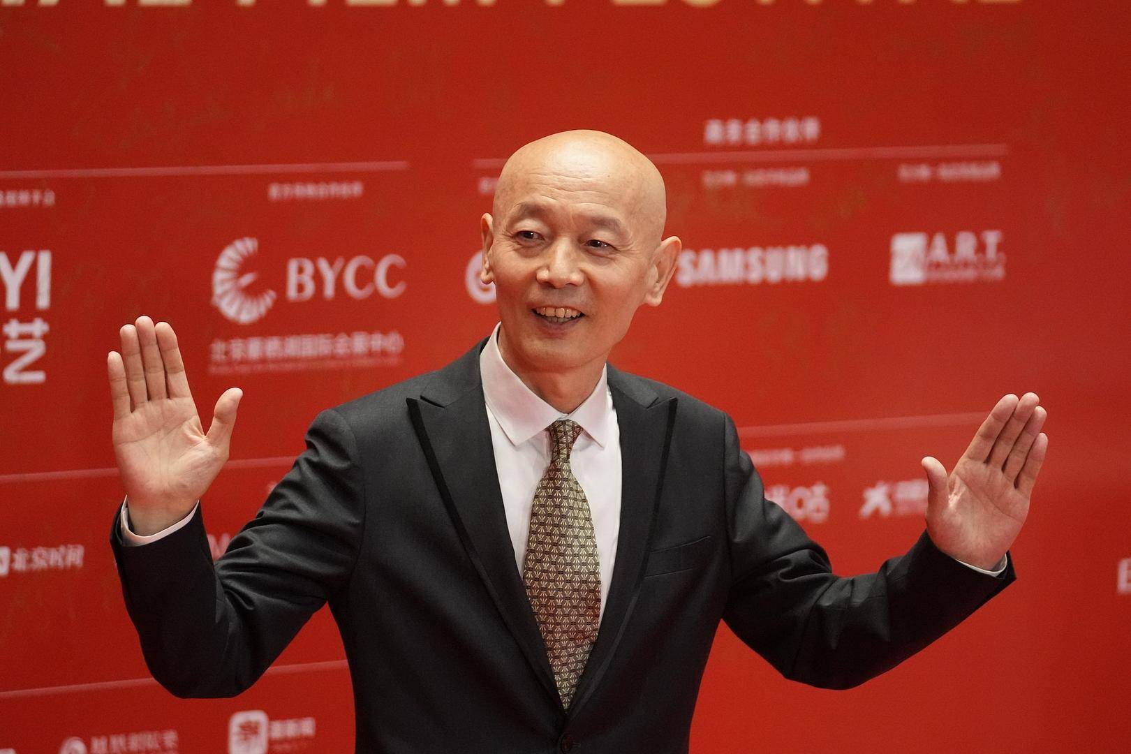 这家公司因为"葛优瘫"向葛优道歉,律师:仅使用文字也涉嫌侵权_先生