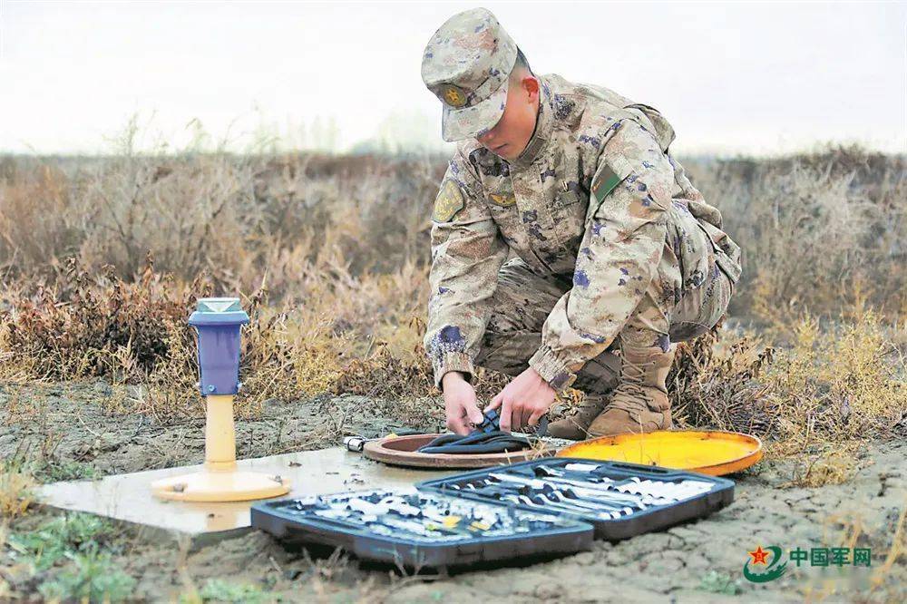 守着心里的那盏"马灯",这群场务兵守护战鹰平安回家_王豹_魏子雍_任务