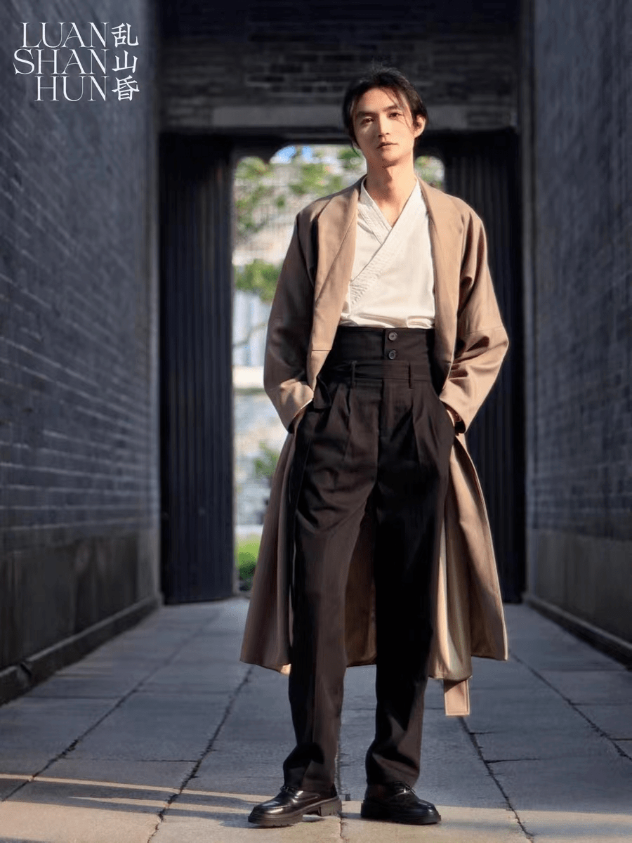 (图源网络)市场证明,男装女装都要符合新中国礼服干净素洁的审美,才会