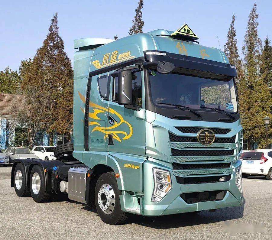 最大580马力!一汽解放鹰途2款重卡新车亮相