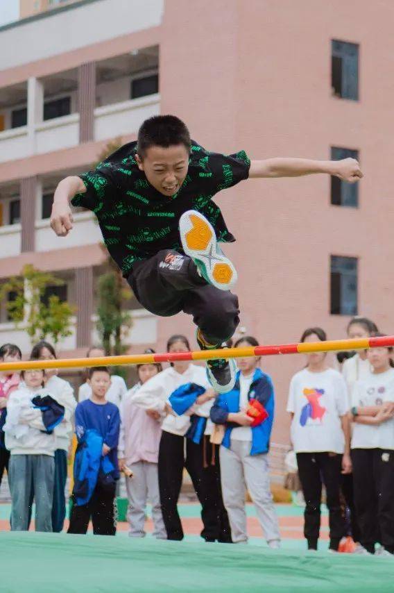 秀山鹭秀小学运动会 | 鹭秀少年正当"燃"_田径_sdfd_赛场