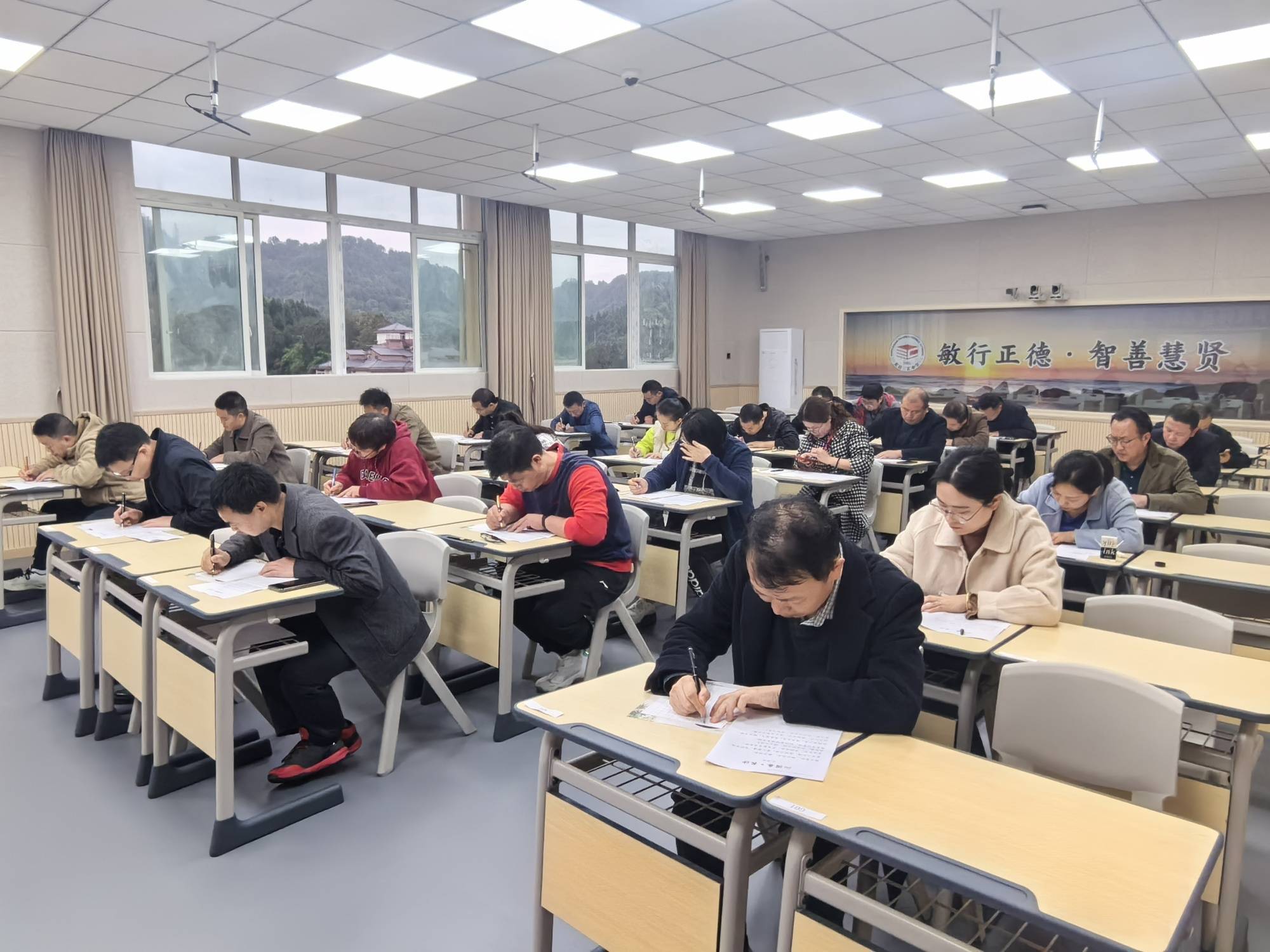 展风采促提升 忠县三汇中学校举行教师基本功大赛_教学_参赛_普通话