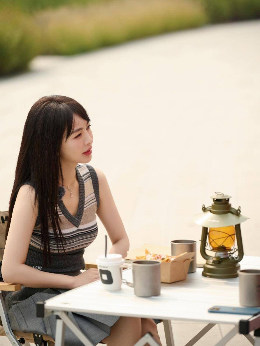 李菲儿转职"咖菲店"主理人《咖菲店营业中》定档腾讯视频!