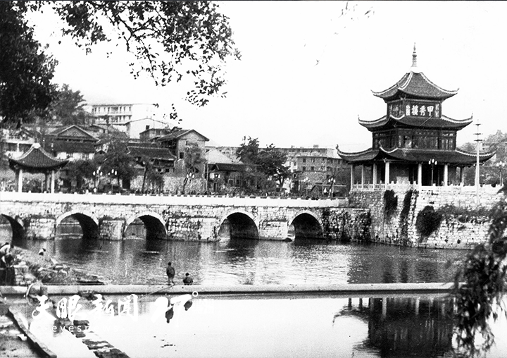 20世纪90年代的贵阳火车站广场,紫林庵等老建筑,一组组老照片,一下子