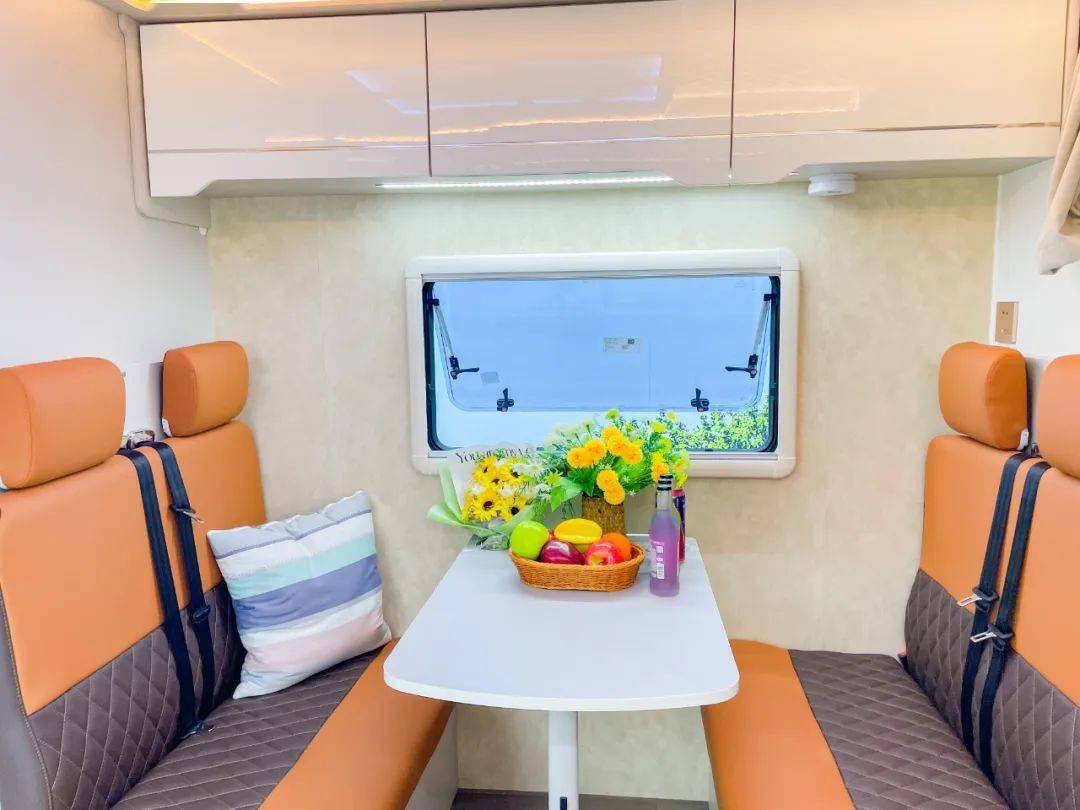 长安跨越者d5畅游版 横床布局 后驱后双胎设计 美观实用高性价比